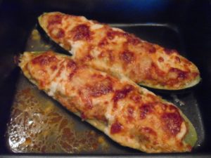 Töltött cukkini csirkemellel